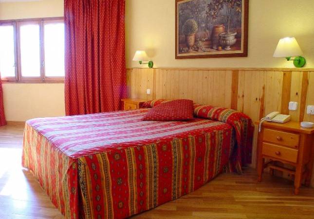 Confortables habitaciones en Hotel Nievesol. Disfruta  nuestro Spa y Masaje en Huesca